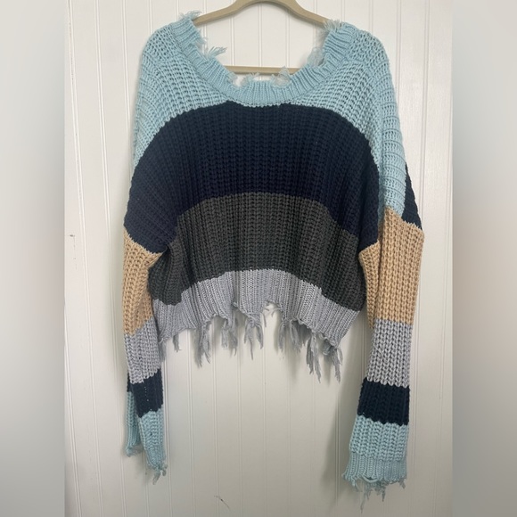 Cropped stripped sweater with fraying accents - Picture 2 of 3